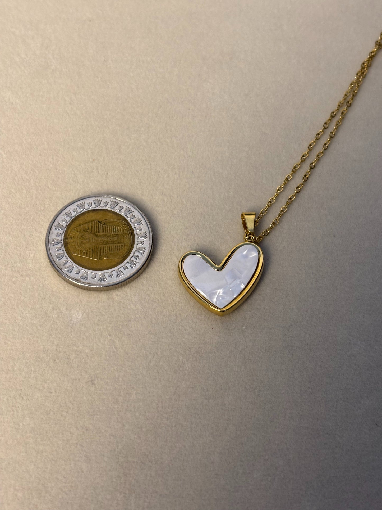 withe and gold heart necklace